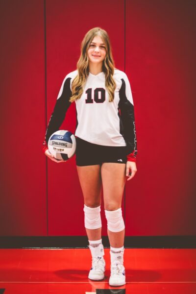 #10 Nina Coudriet (Senior)